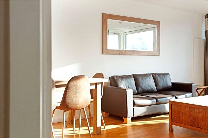 1 Bedroom Flat For Sale In Reliance Wharf, Hertford Road, London, N1