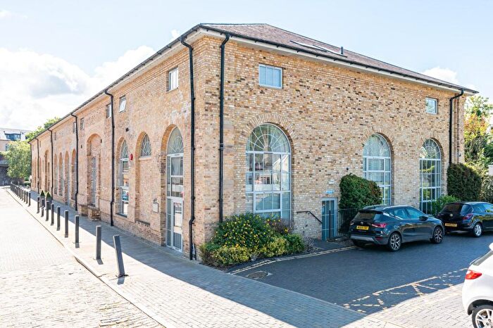 2 Bedroom Flat For Sale In Station Road, Ware, SG12