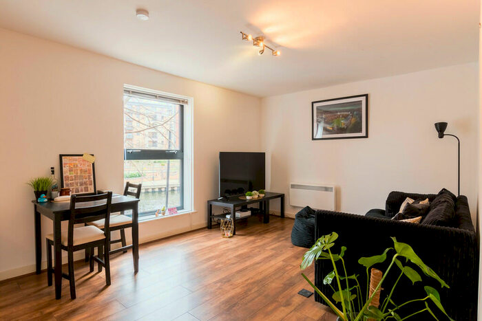 1 Bedroom Apartment To Rent In The Chandlers, Leeds City Centre, LS2