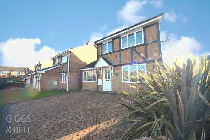 4 Bedroom Detached House To Rent In Swan Mead, Luton, LU4