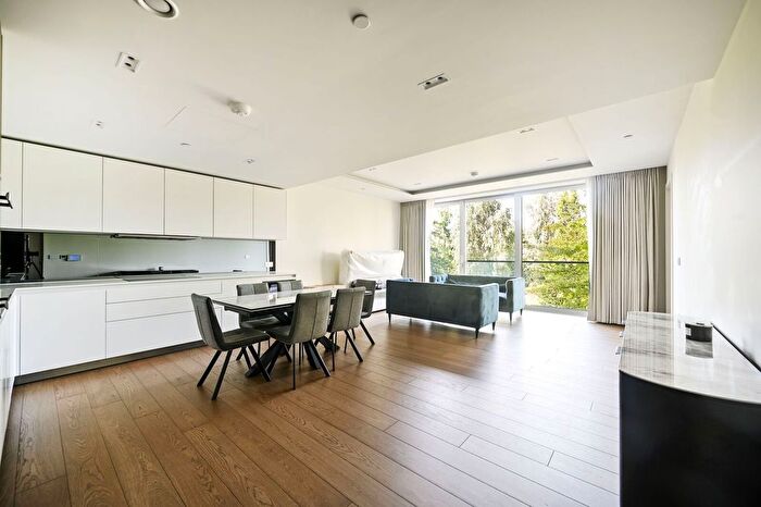 3 Bedroom Flat To Rent In Lillie Square, West Brompton, London, SW6