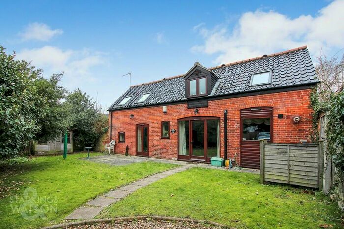 2 Bedroom Barn Conversion To Rent In Yarmouth Road, Blofield, Norwich, NR13