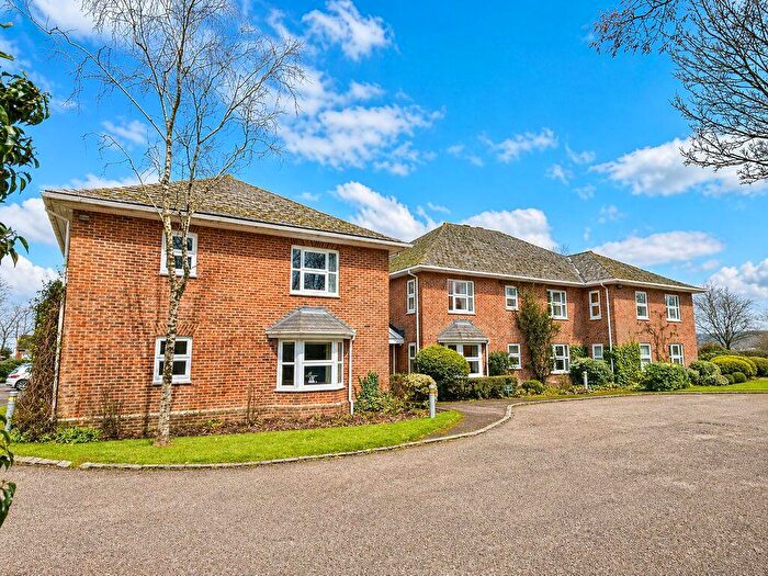 2 Bedroom Flat For Sale In Hays Park, Sedgehill, SP7