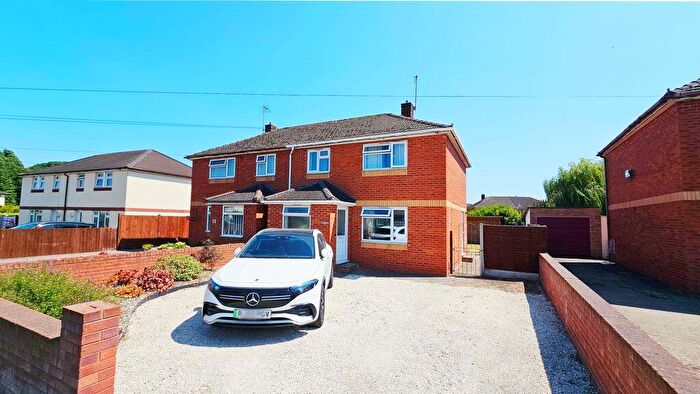3 Bedroom Semi-Detached House For Sale In Yazor Road, Hereford, HR4
