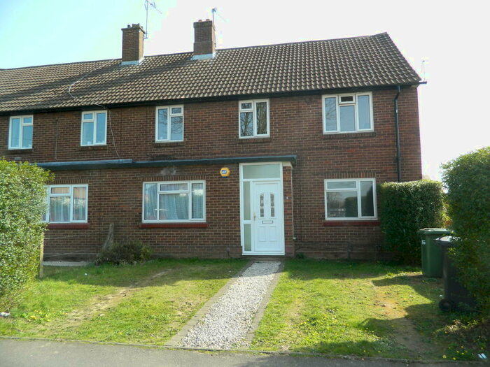 2 Bedroom Ground Maisonette To Rent In Derwent Drive, Burnham, Berkshire, SL1