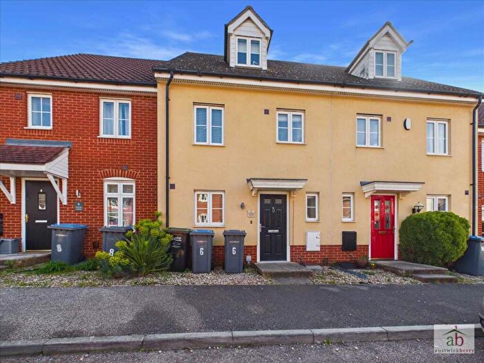 3 Bedroom Town House For Sale In Turing Court, Grange Farm, Kesgrave, IP5