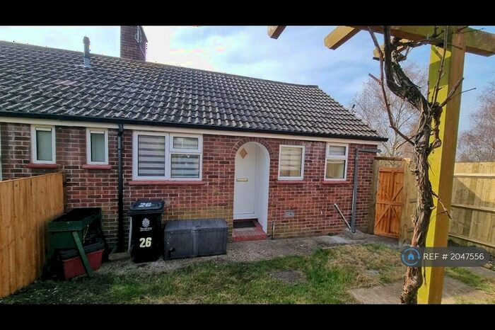 1 Bedroom Bungalow To Rent In Second Avenue, Walton On The Naze, CO14
