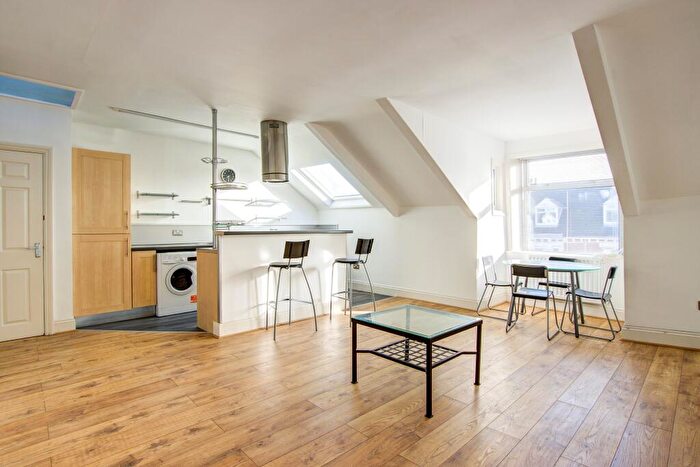 2 Bedroom Flat To Rent In Grosvenor Place, Jesmond, NE2