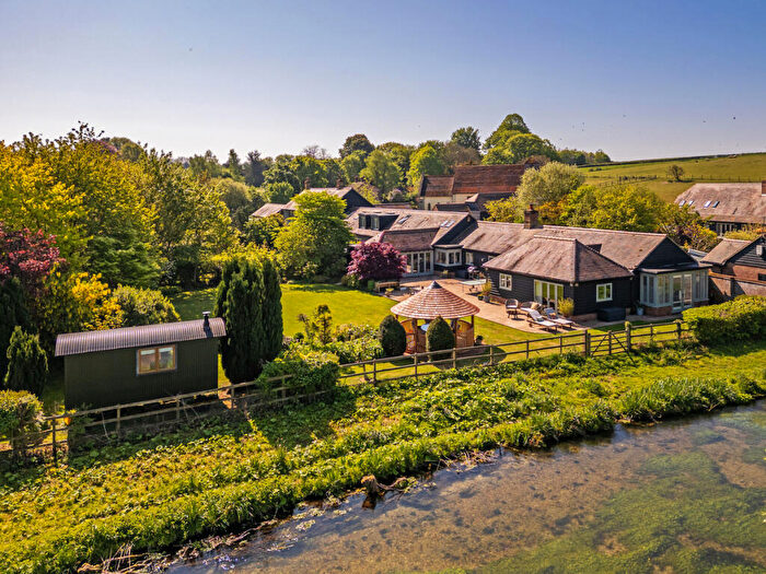 4 Bedroom Barn Conversion For Sale In Willow Barn, Whitchurch, RG28