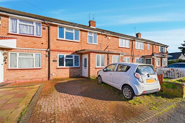 3 Bedroom Terraced House For Sale In New Road, Harlington, Hayes, UB3