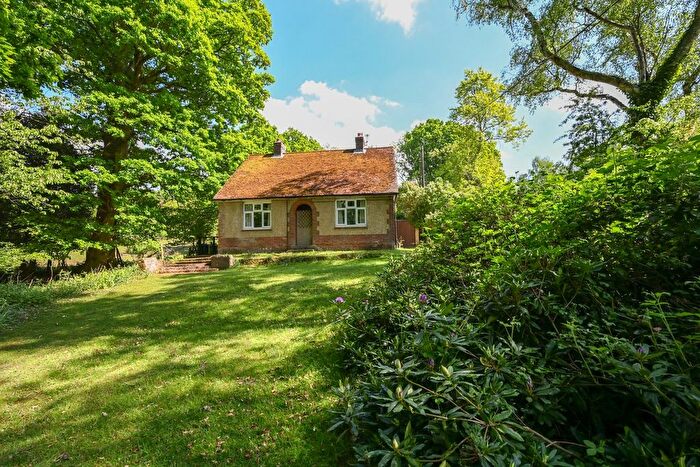 2 Bedroom Cottage For Sale In Furze Hill, Fordingbridge, SP6