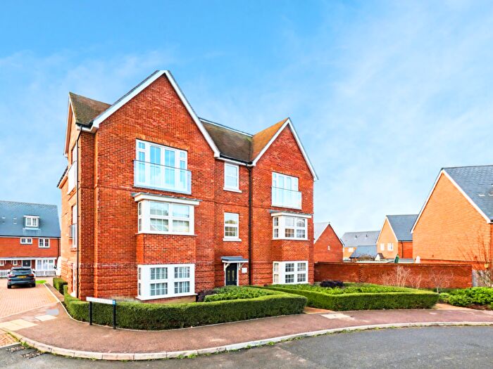 2 Bedroom Flat For Sale In Harris House Corliss Vale, Rochester, ME1