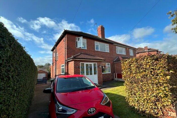 3 Bedroom Property To Rent In Cyprus Mount, Wakefield, WF1