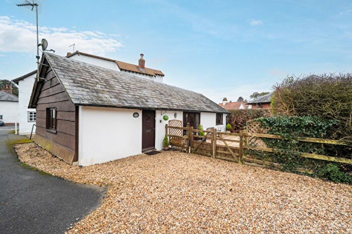 2 Bedroom Bungalow For Sale In Glenrosa, Goodworth Clatford, SP11