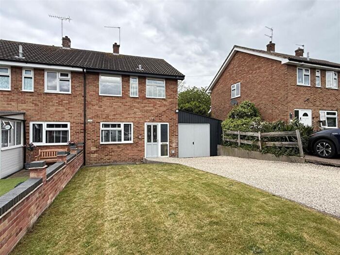 3 Bedroom Semi Detached House For Sale In Roseleigh Crescent, Newhall, Swadlincote, DE11