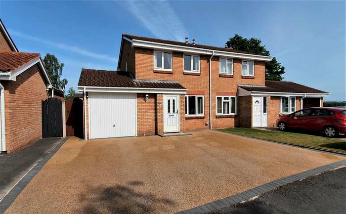 3 Bedroom Semi-Detached House To Rent In Fakenham Drive, Hereford, HR4