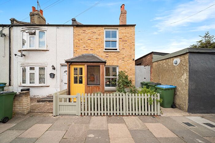 2 Bedroom End Terrace House For Sale In Sutcliffe Road, London, Greater London, SE18