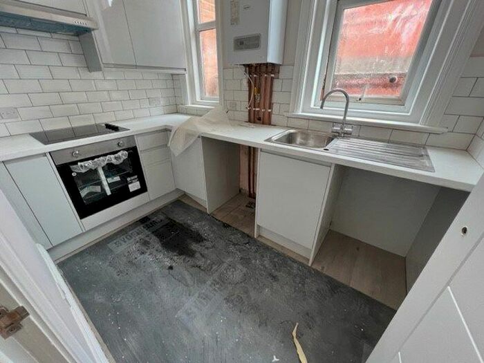 1 Bedroom Flat To Rent In Southbourne Road, Bournemouth, BH6