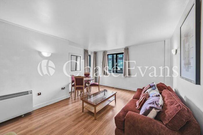 1 Bedroom Flat To Rent In Londinium Tower, Mansell Street, Aldgate, London, E1