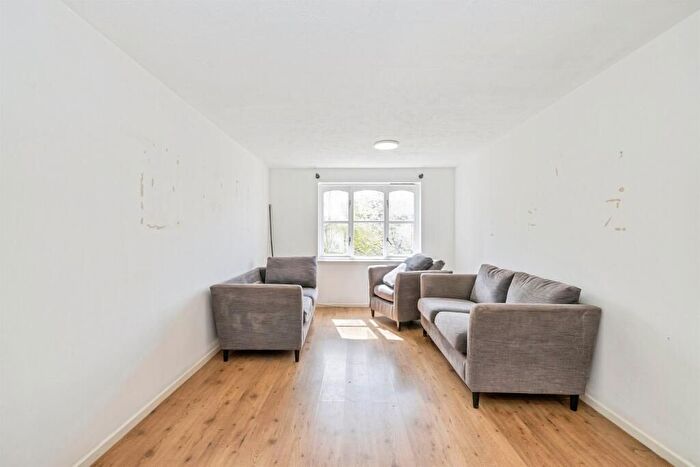 2 Bedroom Flat To Rent In Westminster House, Watford, WD24