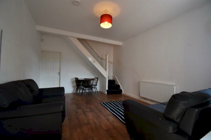 3 Bedroom Semi-Detached House To Rent In Flexible Start Date Student Property Milner Road Selly Oak, Birmingham, B29