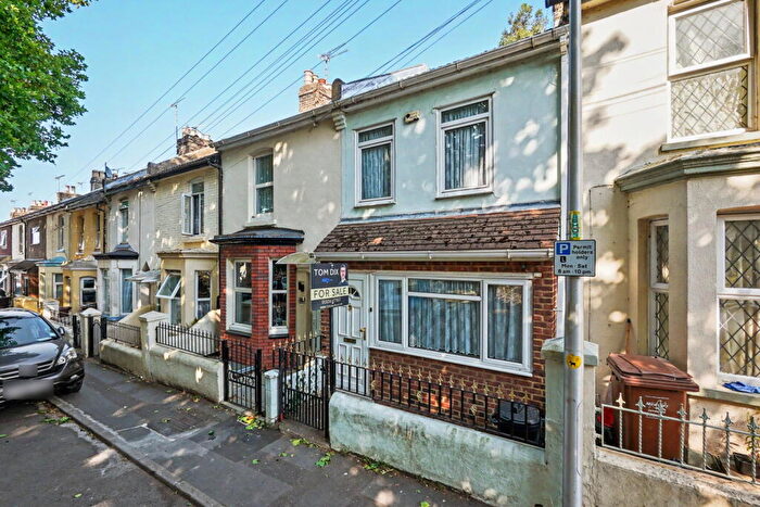 2 Bedroom Terraced House For Sale In Sidney Road, Gillingham, ME7