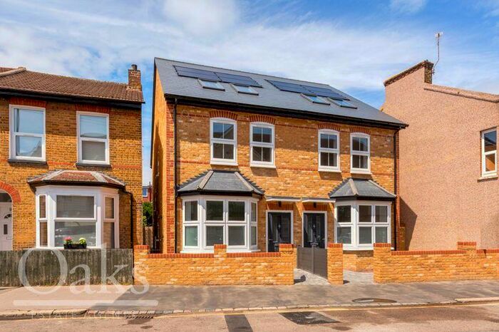 3 Bedroom Semi-Detached House To Rent In Hastings Road, Addiscombe, CR0