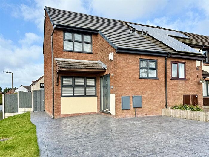 3 Bedroom Property For Sale In Redstock Close, Westhoughton, BL5