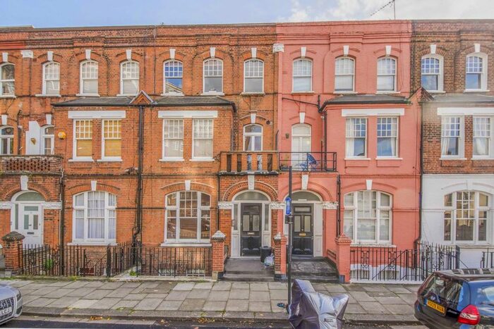2 Bedroom Flat To Rent In Barton Road, London, W14