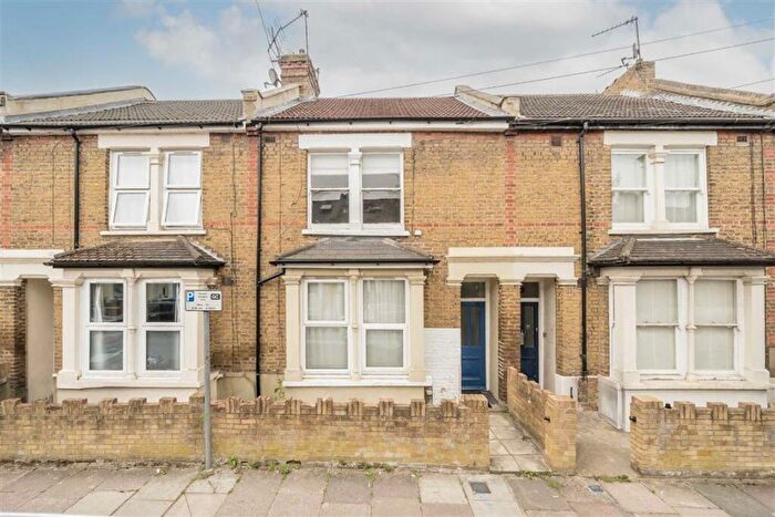 2 Bedroom Flat For Sale In Chaplin Road, Cricklewood, NW2