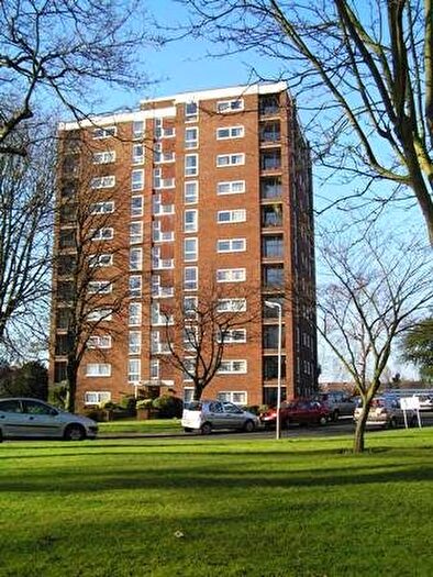 2 Bedroom Flat To Rent In Gilbert Court, Green Vale, London, W5