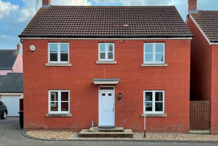 4 Bedroom Detached House To Rent In Kingfisher Road, Portishead, Bristol, BS20