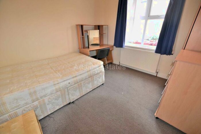 6 Bedroom Terraced House To Rent In De Beauvoir Road, Reading, RG1