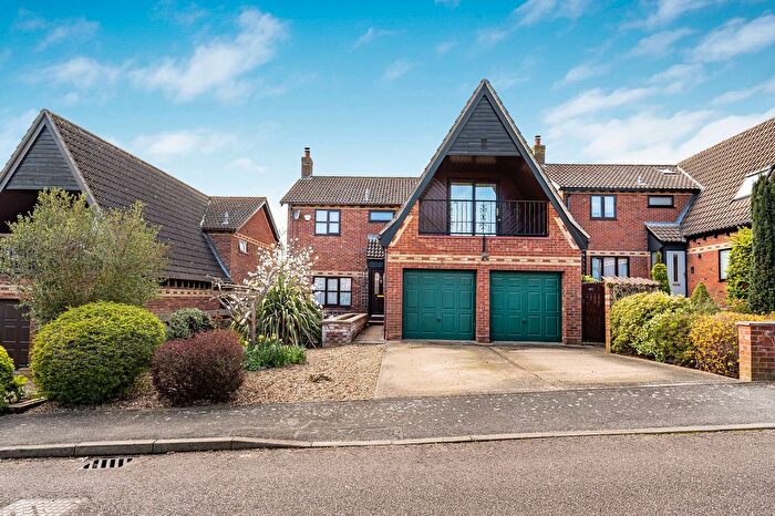 5 Bedroom Detached House For Sale In Metcalfe Way, Haddenham, CB6