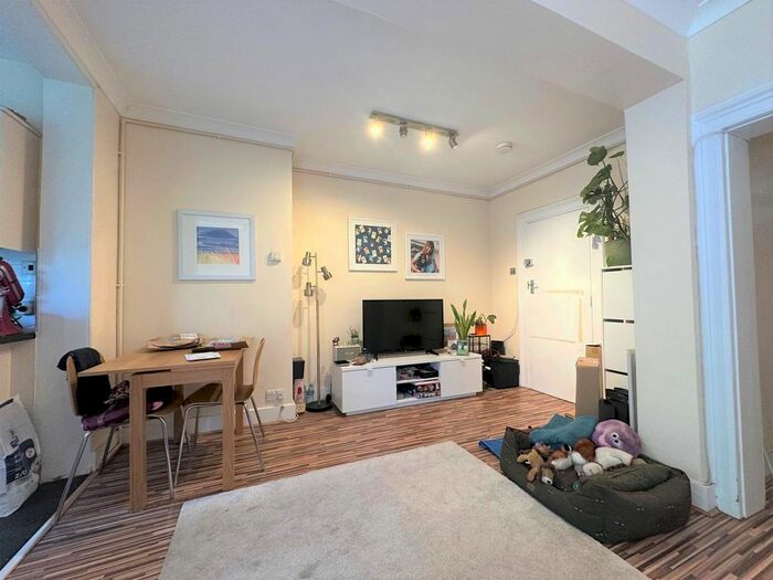 1 Bedroom Flat To Rent In Amyand Park Road, St Margarets, Twickenham, TW1