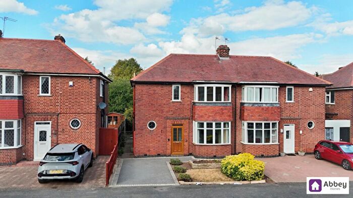 3 Bedroom Semi Detached House For Sale In Bembridge Road, Leicester, LE3