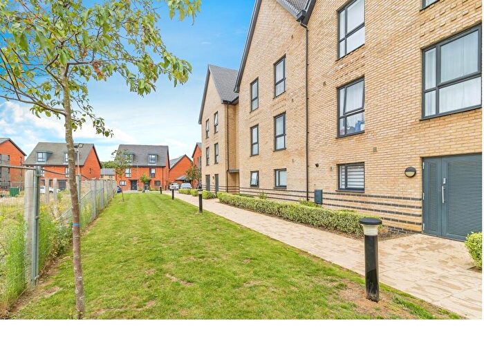2 Bedroom Flat For Sale In George Avenue, Glebe Farm, Milton Keynes, MK17