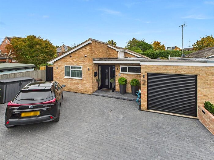 4 Bedroom Detached Bungalow For Sale In Elm Tree Close, Byfleet, West Byfleet, KT14