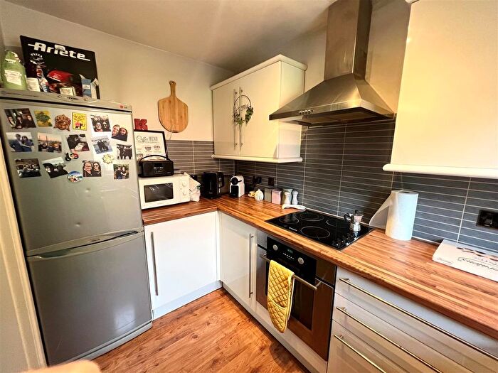 2 Bedroom Flat To Rent In Burton Road, Didsbury, Manchester, M20