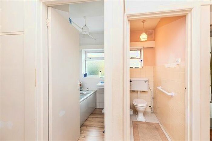 3 Bedroom Detached Bungalow For Sale In Green Lane, Bournemouth, Dorset BH10