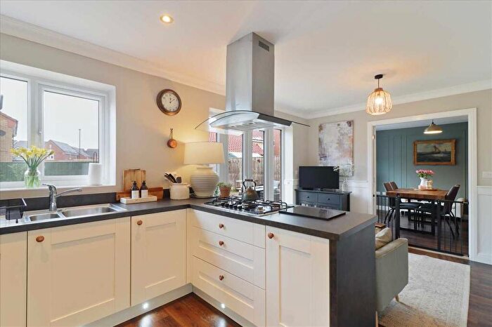 4 Bedroom Detached House For Sale In Poppy Crescent, Chesterfield, S41