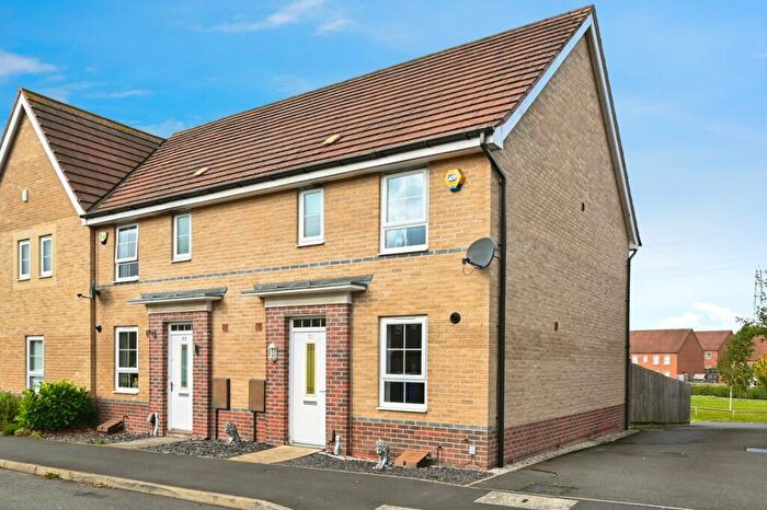 3 Bedroom End Of Terrace House For Sale In Gressingham Close, Forest Town, Mansfield, Nottinghamshire, NG19