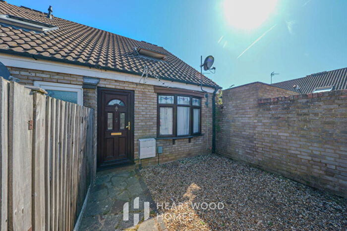 3 Bedroom Terraced House For Sale In Cotton Field, Hatfield, AL10