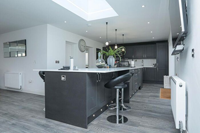 4 Bedroom Detached House For Sale In The Paddocks, Broadstairs, CT10