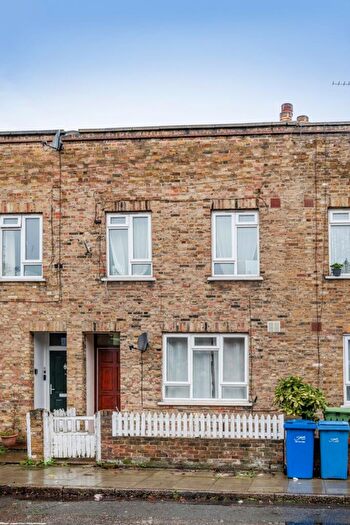 1 Bedroom Flat To Rent In Marmont Road Peckham, SE15