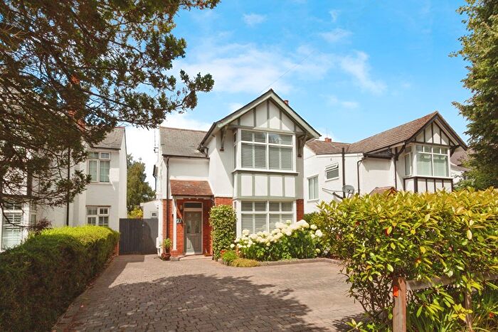 3 Bedroom Detached House For Sale In Park Road, Camberley, Surrey, GU15