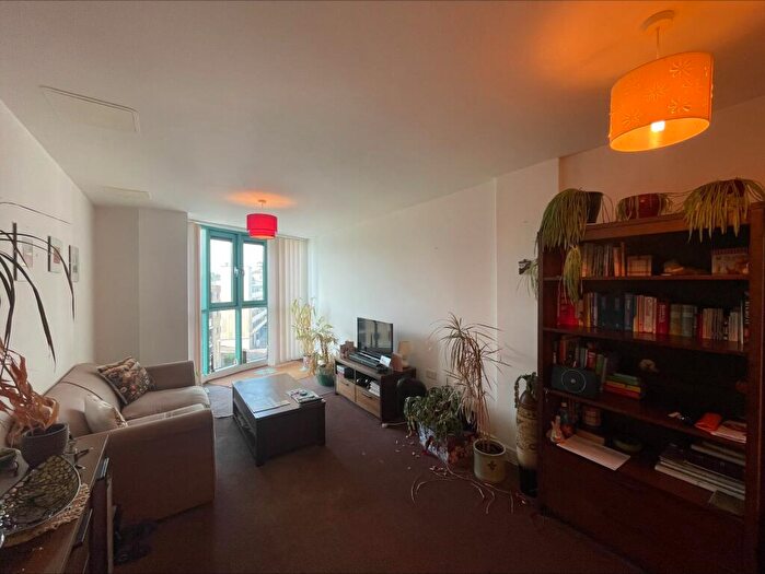 1 Bedroom Flat To Rent In Ocean Crescent, City Centre, PL1