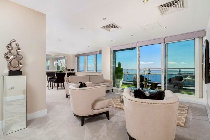 2 Bedroom Penthouse To Rent In Lady Isle House, Prospect Place, Cardiff Bay, CF11