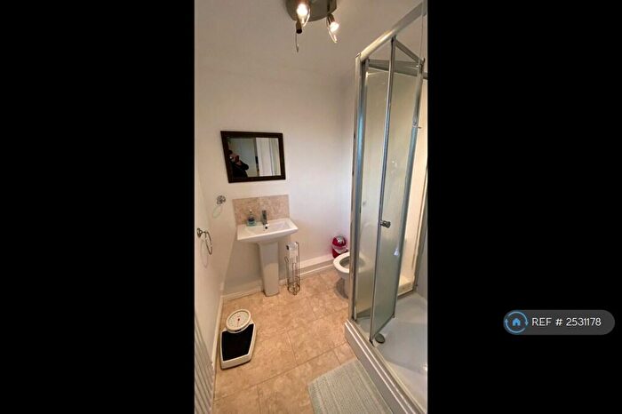 3 Bedroom Semi-Detached House To Rent In Bensham Road, Gateshead, NE8