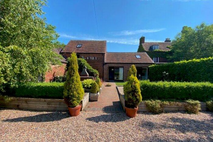 2 Bedroom Property To Rent In Cottage, Lichfield, WS13